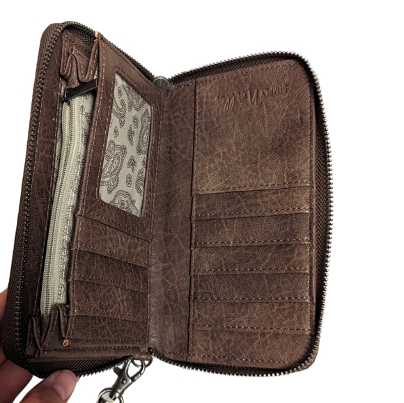 Simply Noelle Leather Wristlet Wallet - Picture 4 of 4